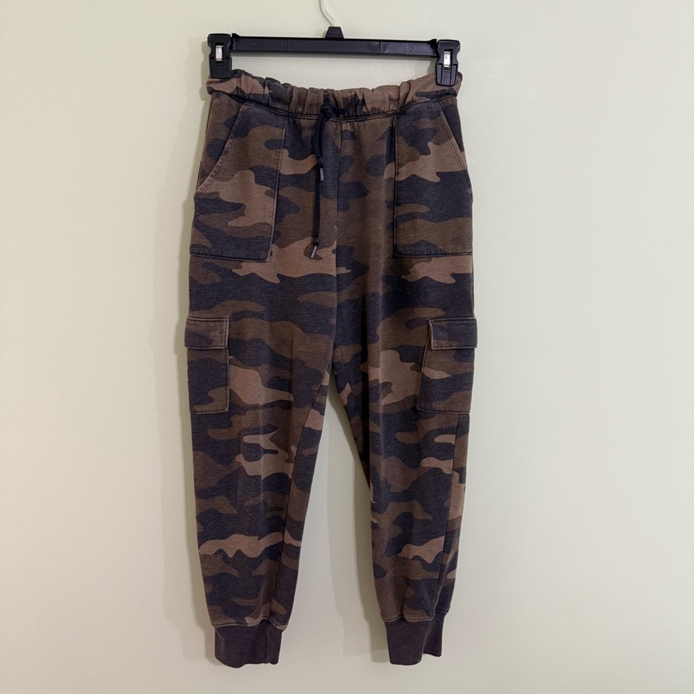 Pink Victoria secret camo‎ joggers side pockets elastic waist  size S sweatpants